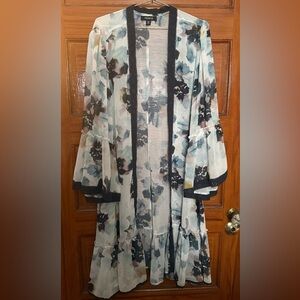 Torrid Blue and Black Floral Sheer Kimono. Torrid Size 00. *Size 10 - M/L*